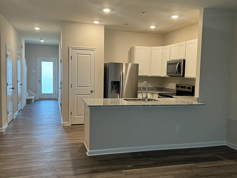 121 Tigney Dr — Photo 5