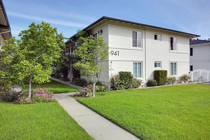 1st image of 941 W Huntington Dr APT A