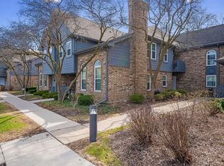 11 Foxcroft Rd APT 115, Naperville, IL 60565