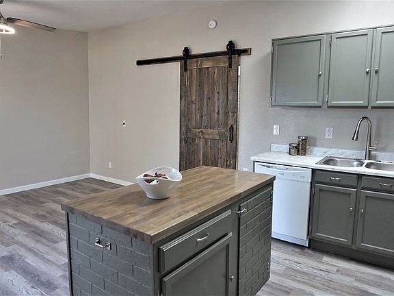 2nd image of 214-216 N Canyon Dr #6