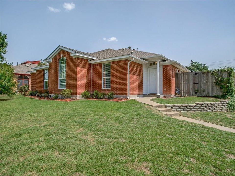 1st image of 900 Teakwood Ln