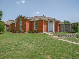 900 Teakwood Ln, Desoto, TX 75115