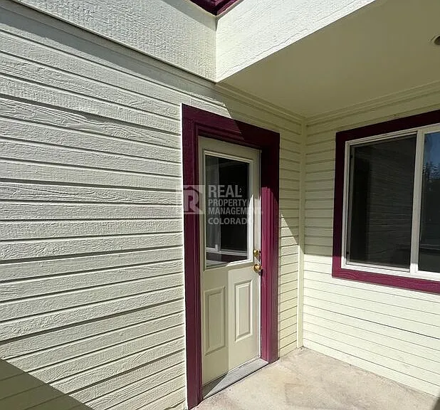 911 Tulip St S #B — Photo 17