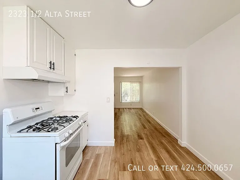2323 1/2 Alta St — Photo 6