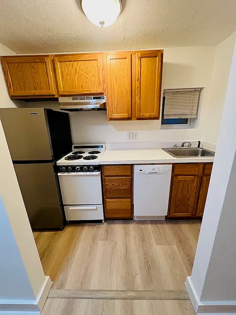 Studio, 1.0 bath, $2,190 — Photo 2