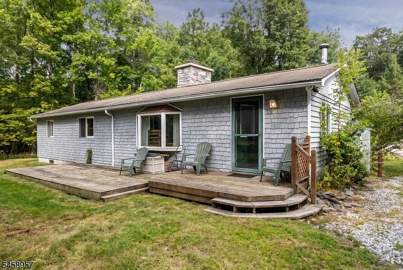 1st image of 11 Doris Dr