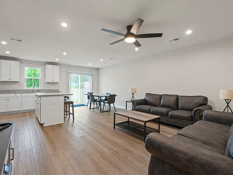 338 Myrtle Meadows Dr — Photo 9