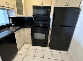 488 NE 165th St #1, Miami, FL 33162