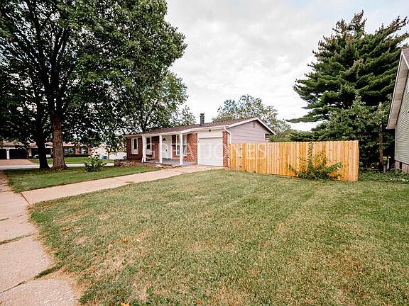 4th image of 290 Birchlawn Dr