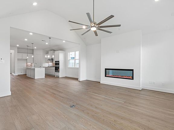 5th image of 7303 Shady Pecan Ln