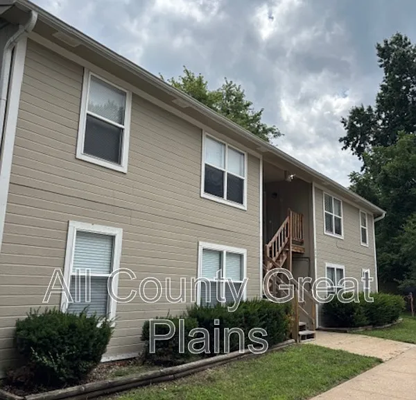 609 S Lakehurst Dr #B — Photo 1