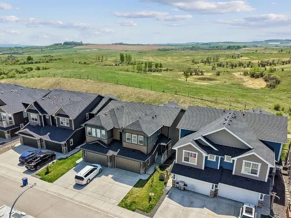 65 N Fireside Cres, Cochrane, AB T4C 2L4