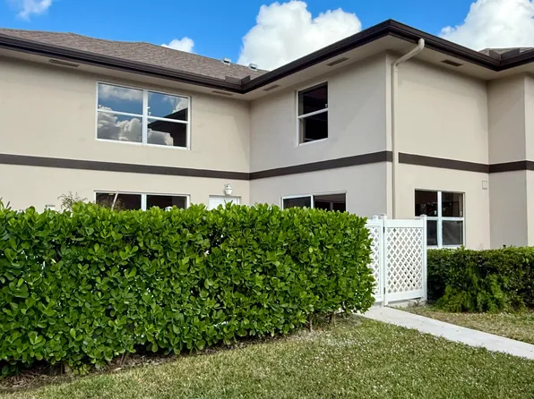 19 Amherst Court #C, Royal Palm Beach, FL 33411