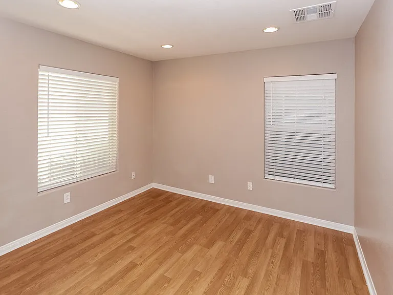10735 Holmfield St — Photo 17