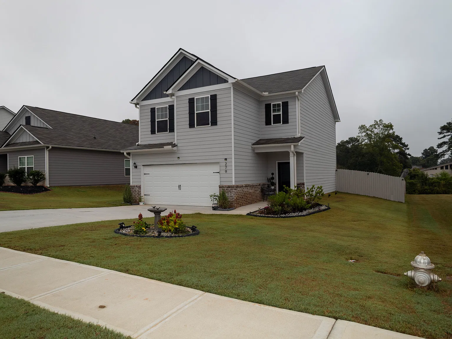 3 bed, 2.5 bath, 1879 sqft, $2,400 — Photo 2