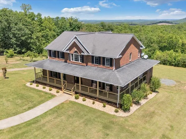 1615 Turkeycock Ln, Penhook, VA 24137