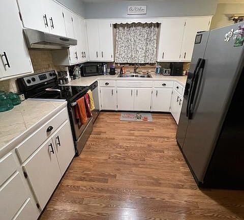 5th image of 106 Center St