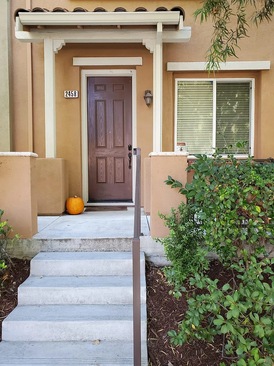 Building Photo - 2458 Autumnvale Ave