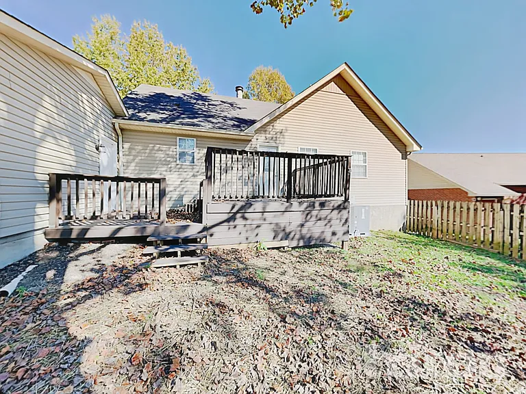 1608 Robards Way — Photo 11