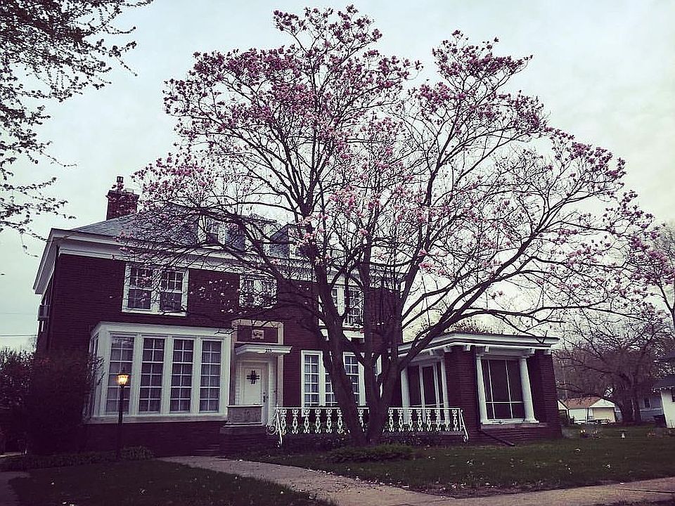 2nd image of 215 Prospect Ave