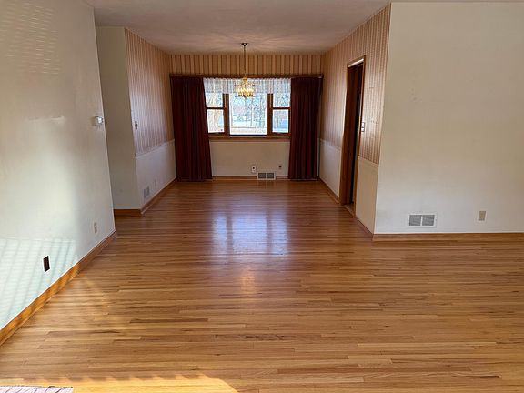 5th image of 307 E Richway Dr