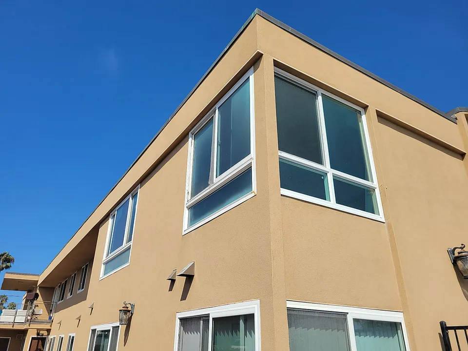 4770 Point Loma Ave #201
