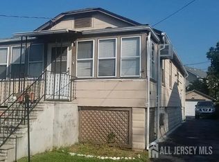28 Silzer Ave, Iselin, NJ 08830