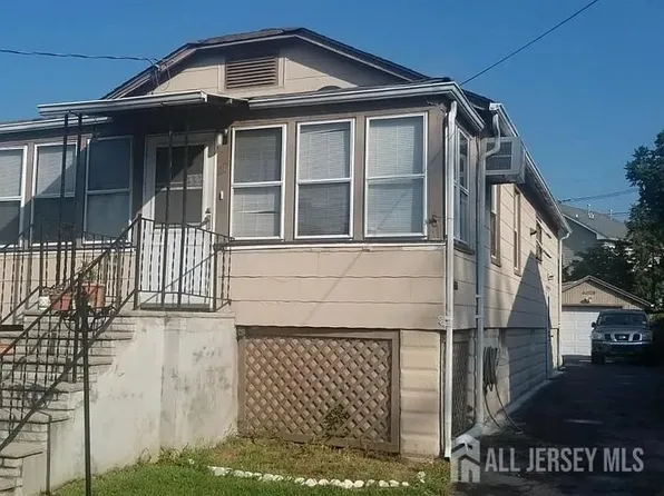 28 Silzer Ave, Iselin, NJ 08830