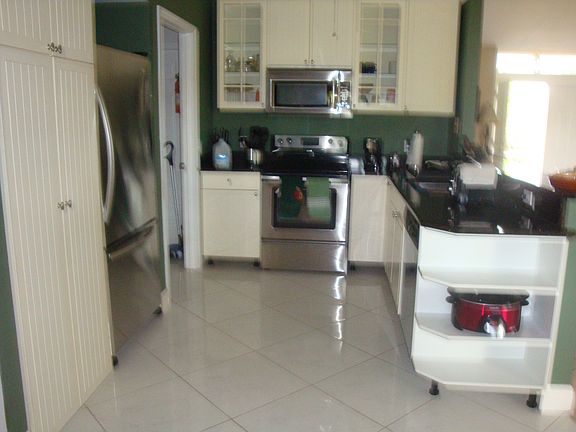 4th image of 514 NW 26th Pl