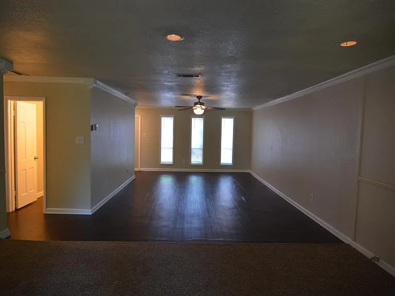 4701 Rockmoor Ln — Photo 10