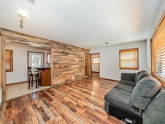 5th image of 1724 Thrush Rd