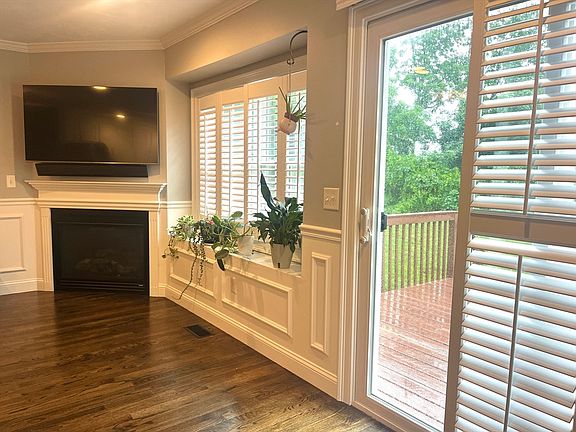 4th image of 12 Azalea Ln #12