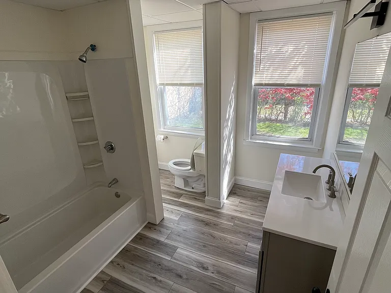 138 Sandringham Ave #1 — Photo 4