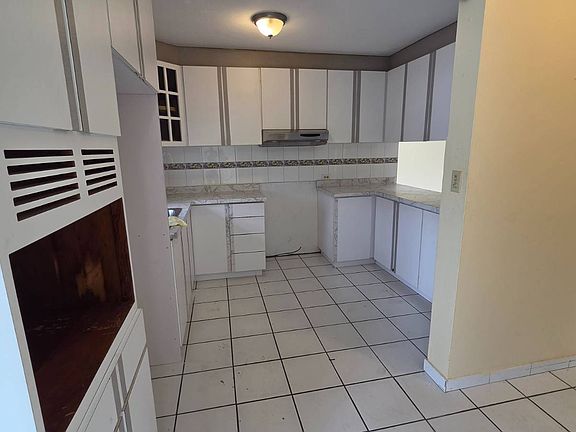 5th image of 799 Alonso St