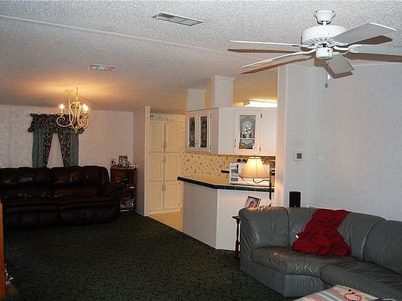 5th image of 32523 Hill St