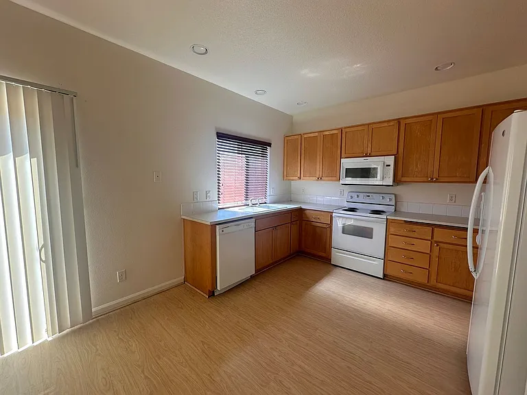 3870 Aerial Way — Photo 8