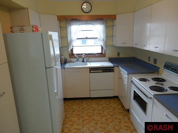 4th image of 37 1st St NW