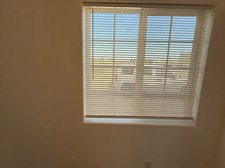 62350 Belmont St — Photo 35
