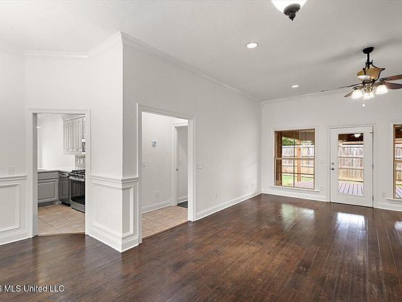 5th image of 504 Asbury Lane Dr