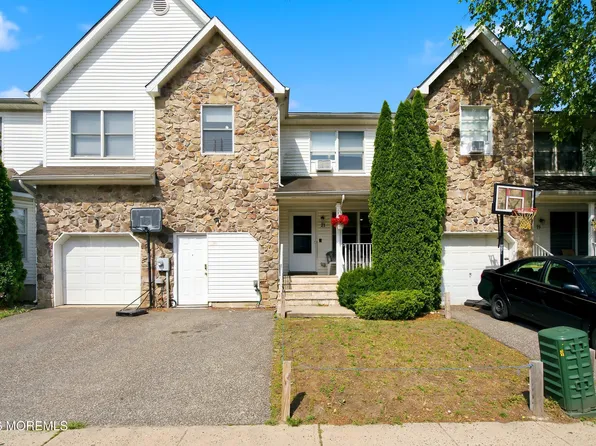 21 Kingsfield Drive, Lakewood, NJ 08701