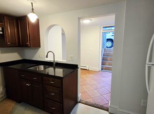 164 Auburn St #2C, Cambridge, MA 02139