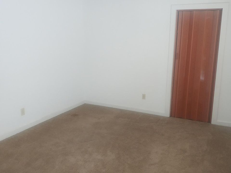 2nd image of 13 Carroll St