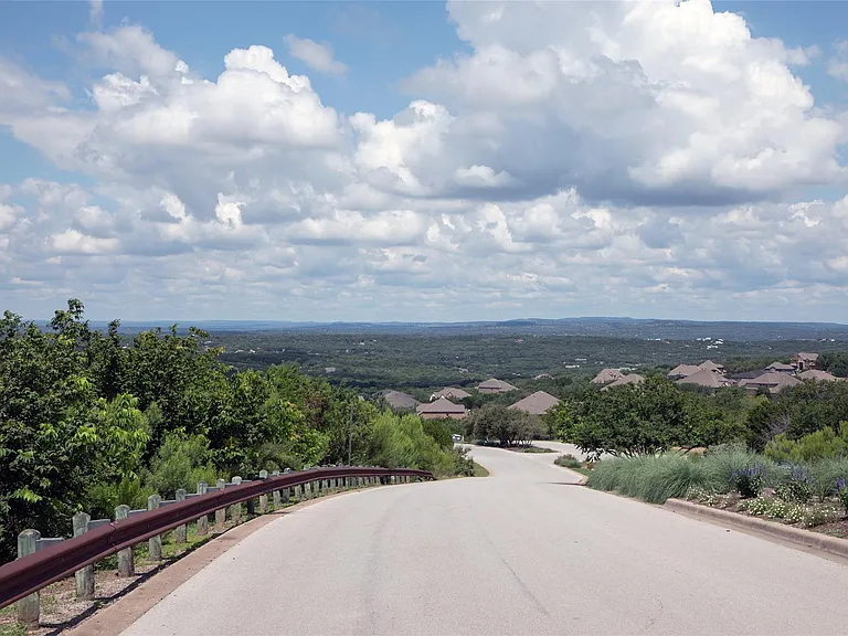 6808 Cliff Rose Dr — Photo 23