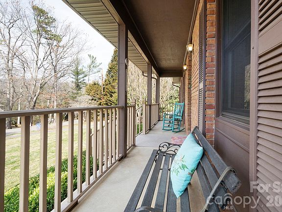 5th image of 15 Pinedale Rd