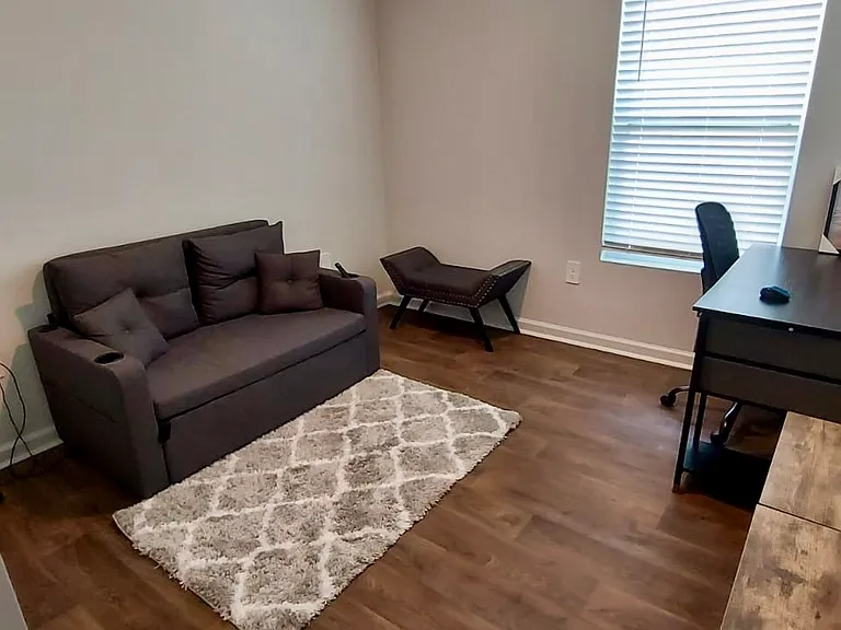 184 Lakeside Dr — Photo 8