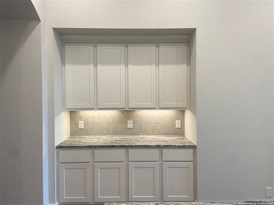 1st image of 213 Rainwater Creek