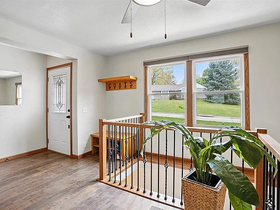 4th image of 920 Circle Dr