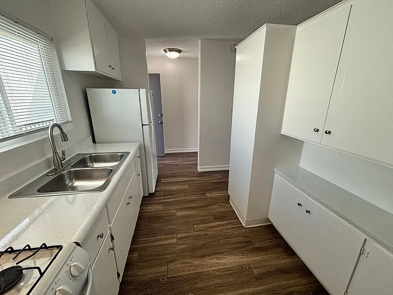University Terrace Apartments — Photo 20
