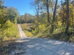 1396 Ski Club Rd, Greenville, IL 62246