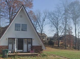 120 Charles St, Hurricane, WV 25526